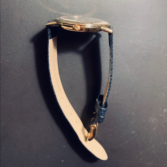 Gucci series 3000 watch. 18K Gold case.